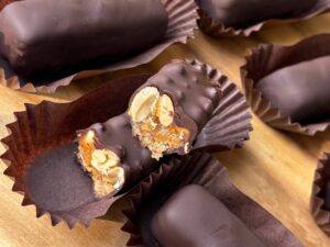 Сникерс с арахисом